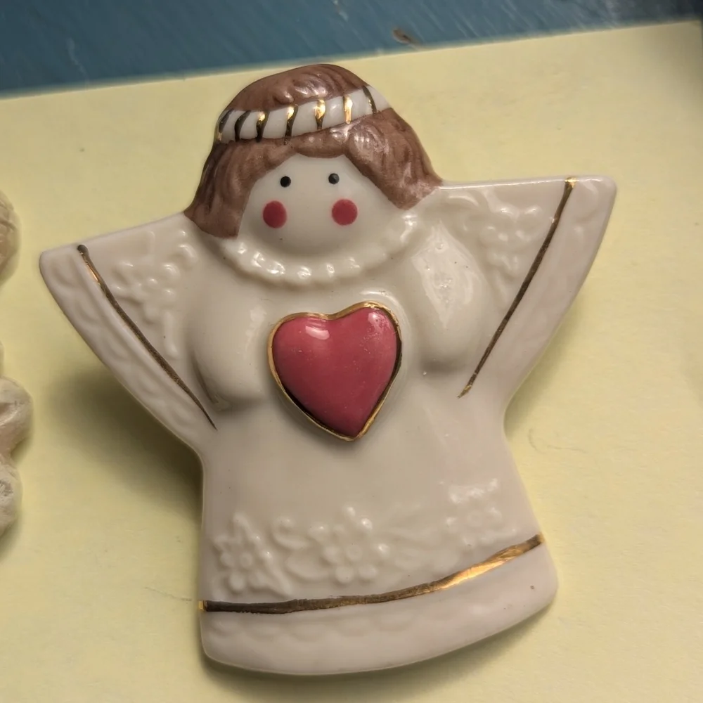 🎄 Festive Pins Santa and Angel Holiday Decor Set Vintage 1970s